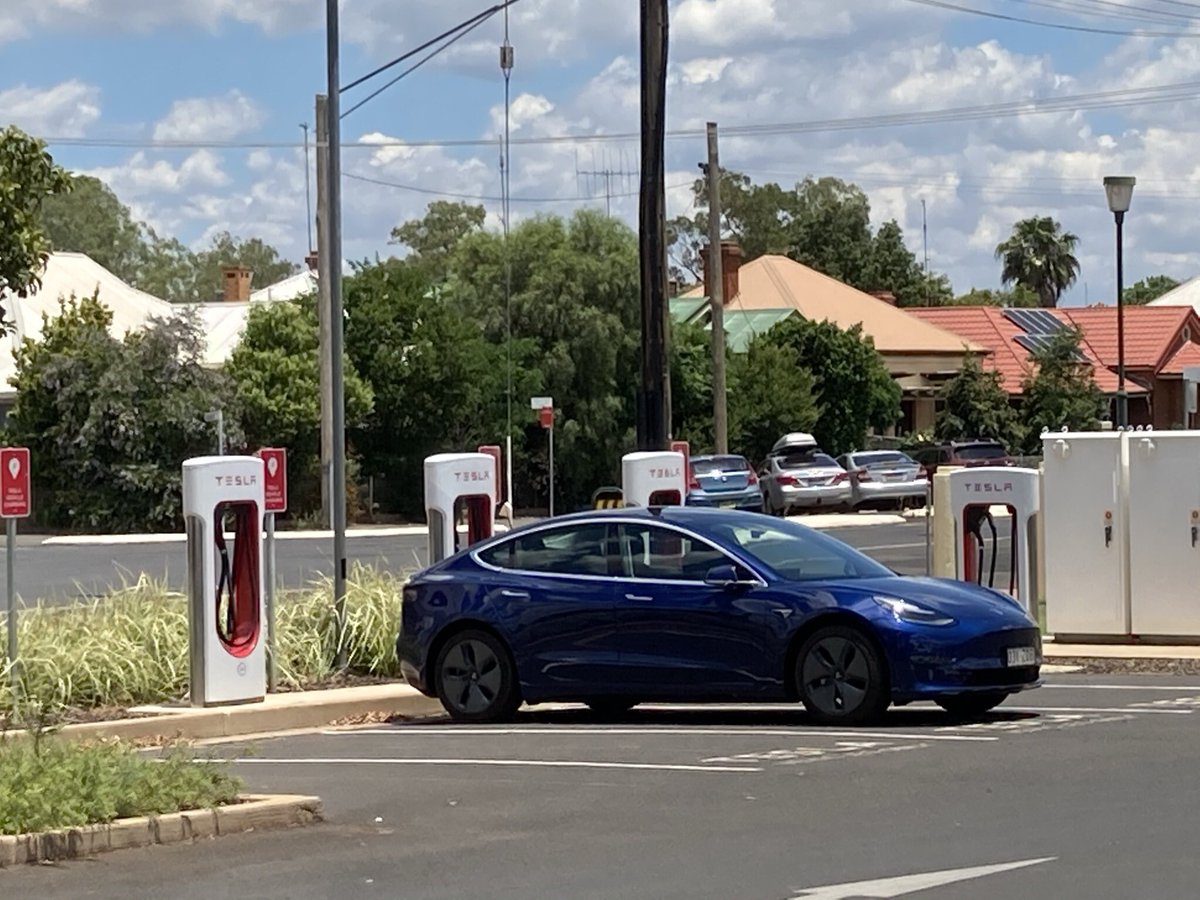 VedaPrime's tweet photo. There are now over 15,000 total Tesla in Australia.

One third of them have come in the first half of 2021 🙀

#tesla https://t.co/JL1I4T2Uw3