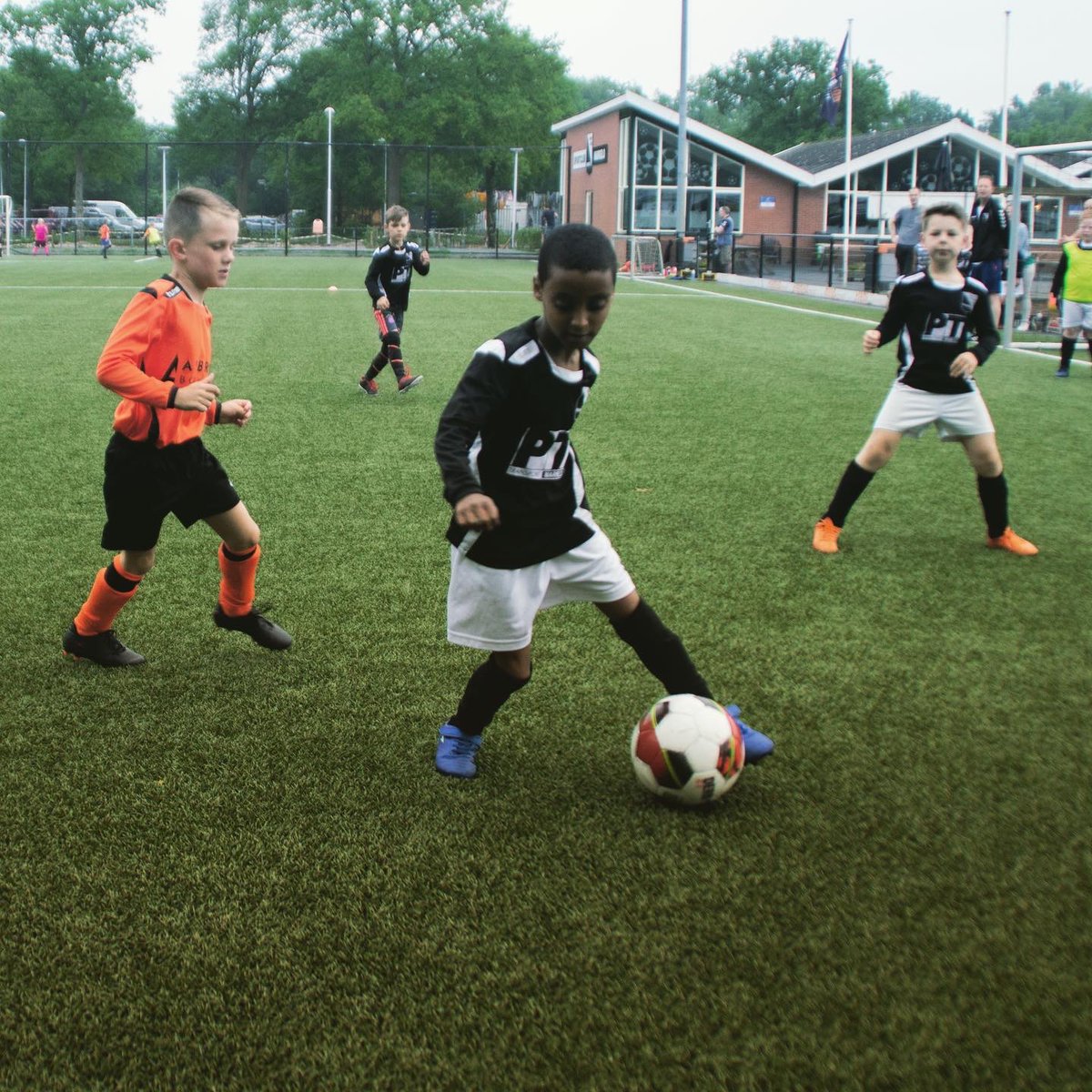 WE MOGEN WEER!❤️

#jeugdvoetbal #regiocup