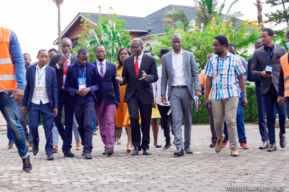 PM <a href="/Mapon_Matata/">Matata Ponyo Mapon</a> un vrai Leader est comme vous: votre leadership nous inspire. Vs êtes un modèle pour nous.
Joyeux anniversaire notre cher Leader !
#Dieu : Si on forme des complots, cela ne viendra pas de moi; Quiconque se liguera contre toi tombera sous ton pouvoir.
#Esaie 54:15