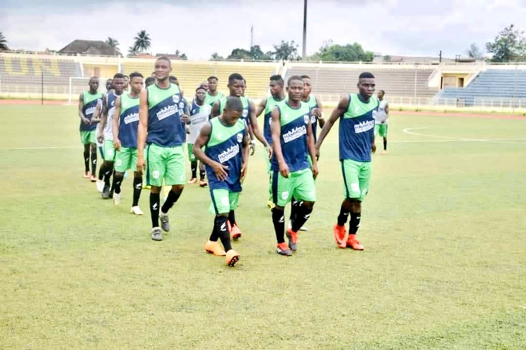 HammolaFC's tweet photo. Thank you Barr. Churchill Oliseh the President of @fcebedei
We will always appreciate your undaunted kindness towards us.
#ManPassMan
We are #LeeBombers https://t.co/ybPu4Zna5G