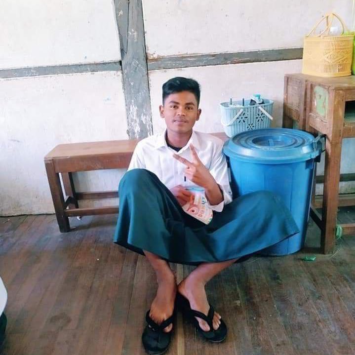 nslwin's tweet photo. PYAY, Bago Region:

MAUNG THUREIN TUN, 17-year-old, Grade 10 student at BEHS (1), lives near Nawin Kwat Thit market, was abducted by SAC Terrorist Group on June 4 evening. 

Grade 10 student from same school, MAUNG ZEYA MYINT MAUNG was also abducted on June 4.

#June5Coup https://t.co/RSUpEyXjQO