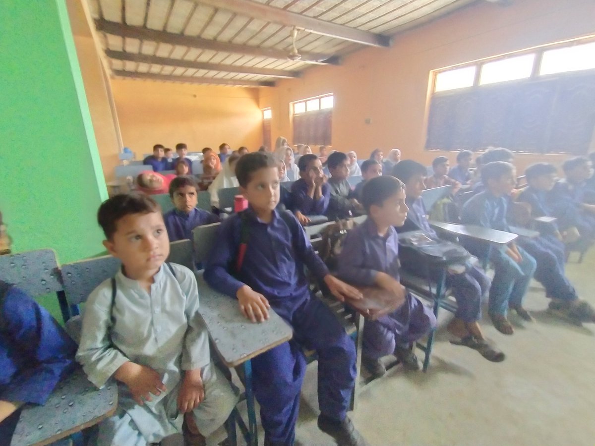 upslkl's tweet photo. Presentation and demonstration of Alphabetical letters to Students of Beginner (Nursery). This will help in memorising Alphabets easily.
#UPS
#multimedia #Classes
#QualityEducation 
@WaliShinwari @ImAKhanShinwari @BakhtYousafzay https://t.co/t0MP247mMi
