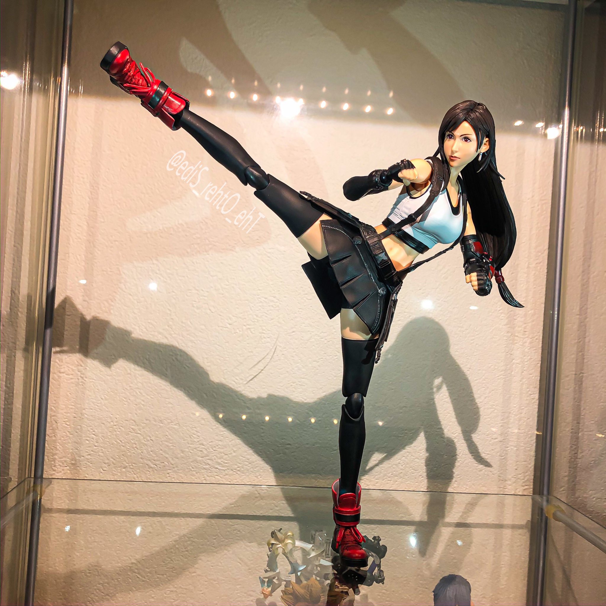 PLAYARTS改　ティファ hq720.jpg?sqp=-