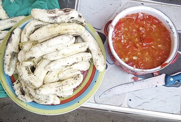 YouthZeu's tweet photo. If your an Alur or you come from west Nile region Uganda 🇺🇬 am assuming you know this meal quiet well. #Alurmeal #Roated labolu and kamblara. https://t.co/ipalW39u32