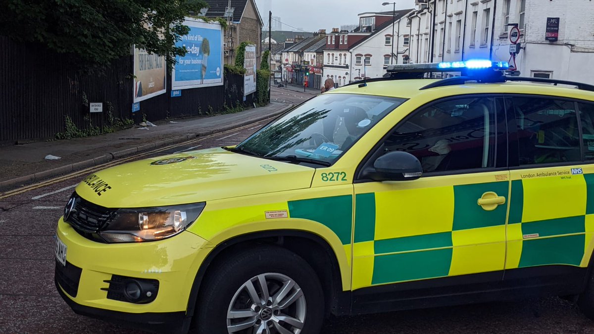 A busy shift for Tony and Benji volunteering on their Friday night in south London. They responded to calls including for appendicitis, mental health, chest pain and a road traffic collision.

Thank you to all our volunteers for everything they do! #VolunteersWeek #TeamLAS
