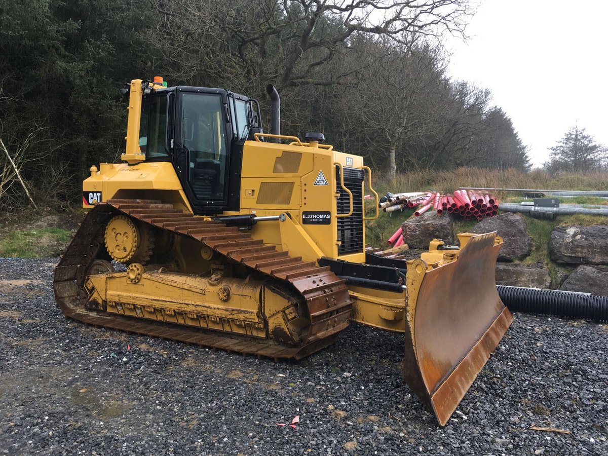 FinningNews's tweet photo. Thomas Iwan Jenkins from the #FinningFamily comes up trumps again with some fantastic photos of a new delivery!
This certified used Cat® D6N LGP has made its home near Camarthen, #Wales, with E J Thomas Plant Hire. Cracking 👍
#TriedTestedTrusted #CertifiedUsed #PlantHire https://t.co/rExYXfhdb7