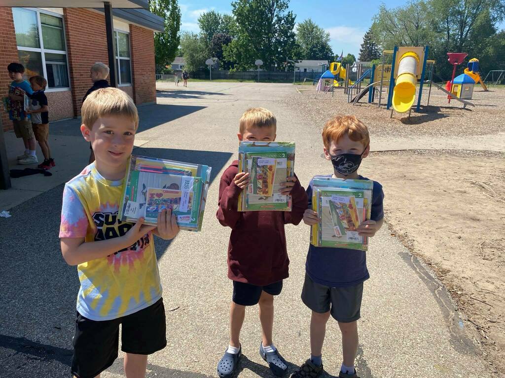 Pinewood Elementary tweet media