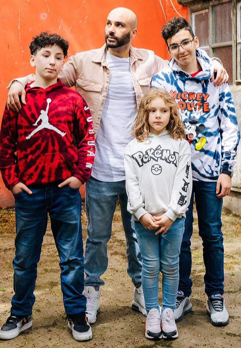 Mes enfants, ma force, mes super-héros.
Malgré l'absence de leur douce maman Loubna (qu'elle repose en paix🙏❤), ils sont un exemple de courage et de résilience. 
Le #terrorisme tue mais l'#amour (re)donne la vie et bien plus encore!
Que Dieu les protège 🤲
©️ Maxence Dedry