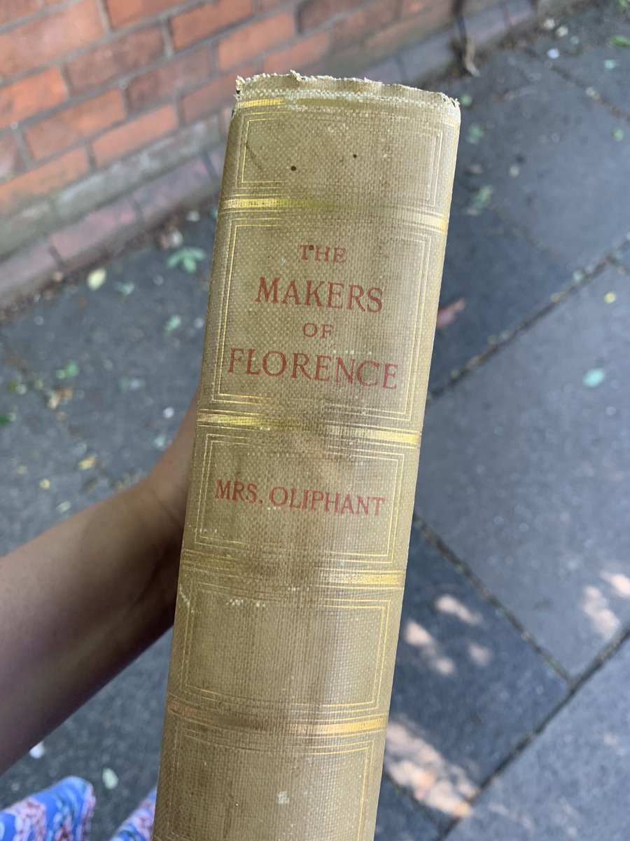A (1891) hidden gem found inside another hidden gem yesterday! Definitely going to become a regular at <a href="/ArtOfTeaUK/">The Art of Tea</a> 📚🫖