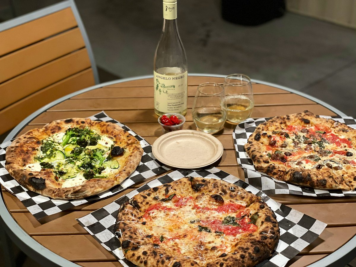 You can find delicious Neapolitan pizza in Savannah by way of <a href="/KyleJacovino/">Kyle Jacovino</a>’s Pizzeria Vittoria Napoletana— recently named the best pizza in the state of Georgia by <a href="/foodandwine/">Food & Wine</a>. More about it, including what we had, here: instagram.com/p/CPtLS5XBgfJ/…