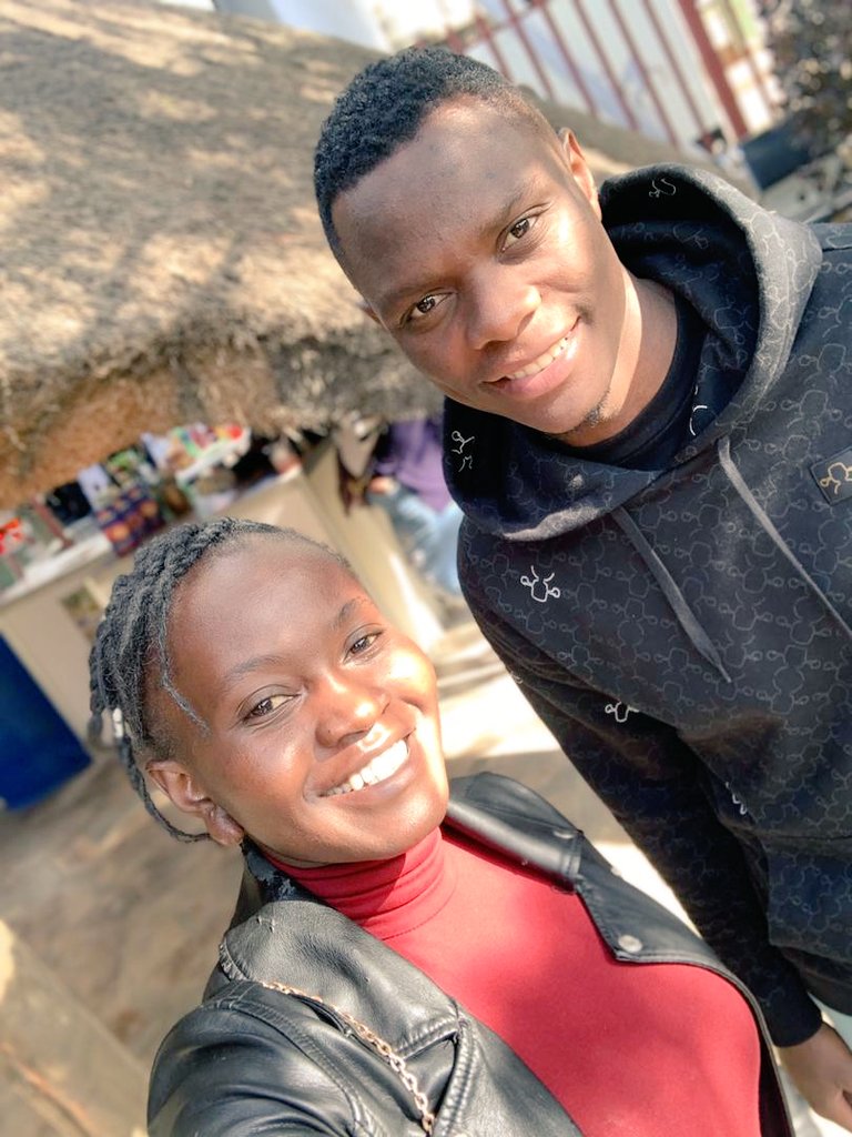 Kabuba7's tweet photo. Little things like taking a Selfie or photo with a star make our days as fans🇿🇲 @miss_tama @PatsonDaka20 https://t.co/ZfAyIHhTwg