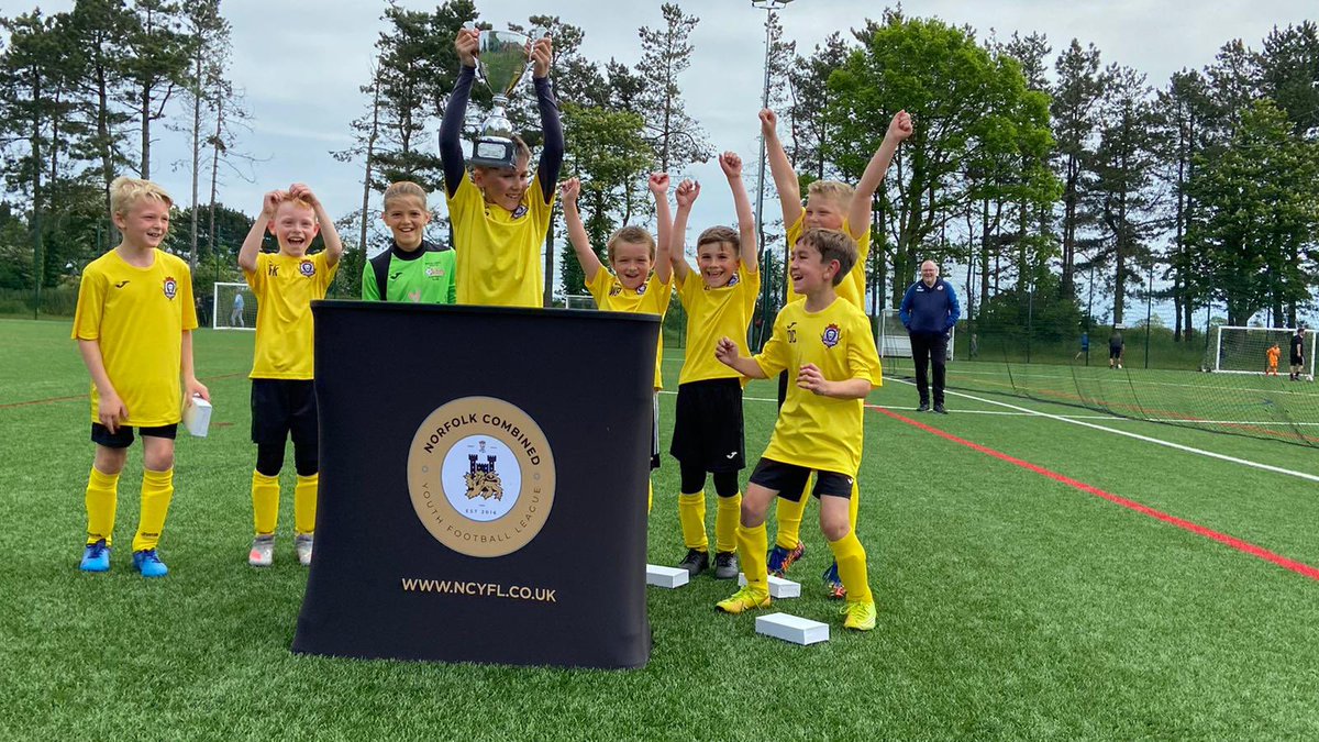 RocklandsYFC's tweet photo. Guess who’s come home winners of the U9 4Sports Cup this morning!?
Our club is proud to bring home another trophy with a truly brilliant performance from our U9 team against a strong opponent. Huge congratulations to the team!
🔴⚫️⚽️🏆🥇⚫️🔴 https://t.co/773bGyQqqH