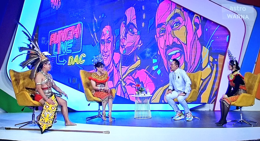 eyeztweet's tweet photo. 🇲🇾 It was a good show. This segment contains an informative content about Ibanese and Gawai Festival.

But behind the scene, before its started was a tragic.

#PunchlineDAC
#Gawai https://t.co/PCQ7enqFVn