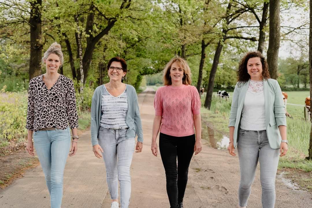 Tubbergen's tweet photo. Verloskundigen Tubbergen-Almelo nu ook in Mariaparochie​ https://t.co/gjg7BYd07j https://t.co/8GcT1hFTwc