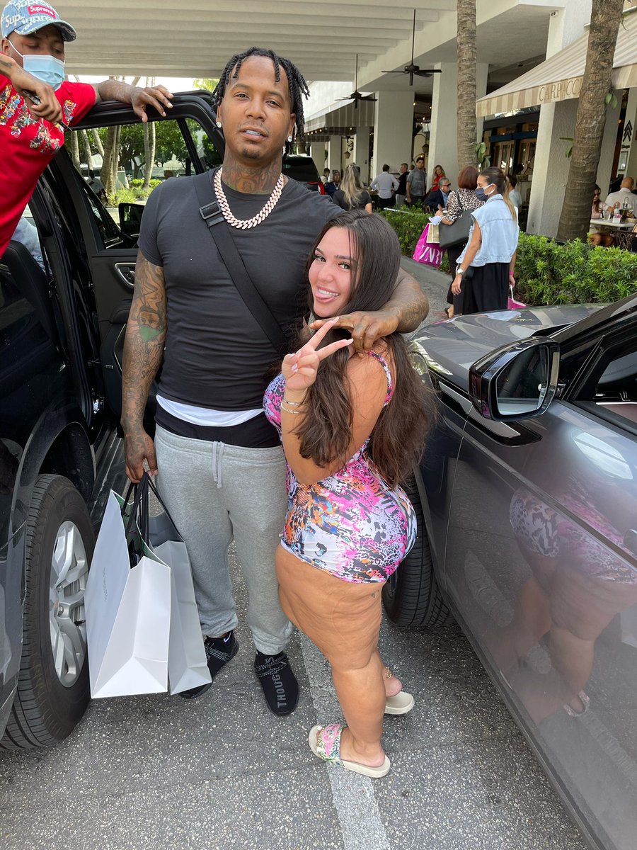 so I met @MoneyBaggYo at the mall yesterday 