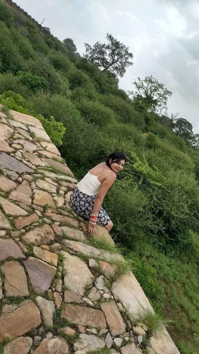 vandanasehgal3's tweet photo. @Frenchie_Life Caption- "in the lap of mother nature"
#ContestAlert #contest2021 #TwitterContest #TwitterContest2020 #vocalforlocal #FrenchieContest #Innerwearformen #ContestToWin #Nature #SELFIESforLostCause
#EnvironmentDay
@alokg_81
@sumitjnmc
@Alpesh_2308
@AadityaMehrotr4
@GauravP26479152 https://t.co/p0YDqglaT9