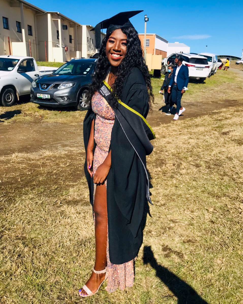 drblack_sheep2's tweet photo. I am among those who think that science has great beauty. Girl is officially a scientist, BSc. Biological Sciences (Majoring in Zoology &amp; Botany) in the bag. Now onto bigger achievements 🙏🏾🙏🏾 https://t.co/HvYwVRMSb1
