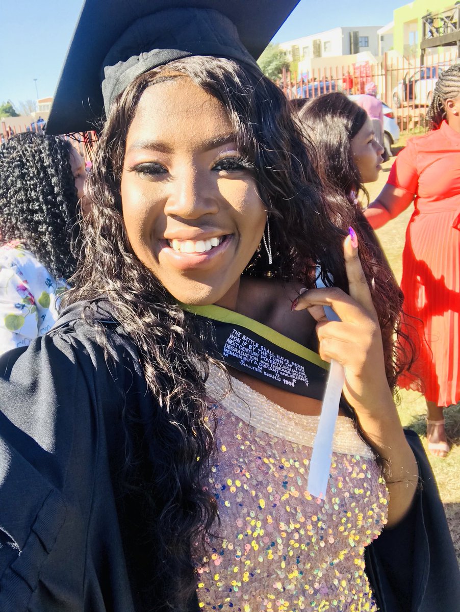 drblack_sheep2's tweet photo. I am among those who think that science has great beauty. Girl is officially a scientist, BSc. Biological Sciences (Majoring in Zoology &amp; Botany) in the bag. Now onto bigger achievements 🙏🏾🙏🏾 https://t.co/HvYwVRMSb1