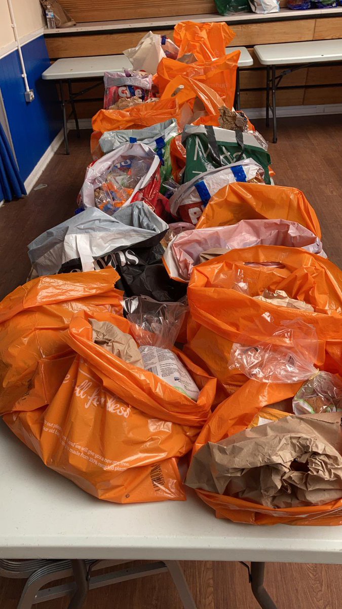 Saving food from landfill and filling bellies 🥰🥰
Come on down and see what goodies are in the bags today 🍌🥐🥖🥔🌽🍞🍊🌎