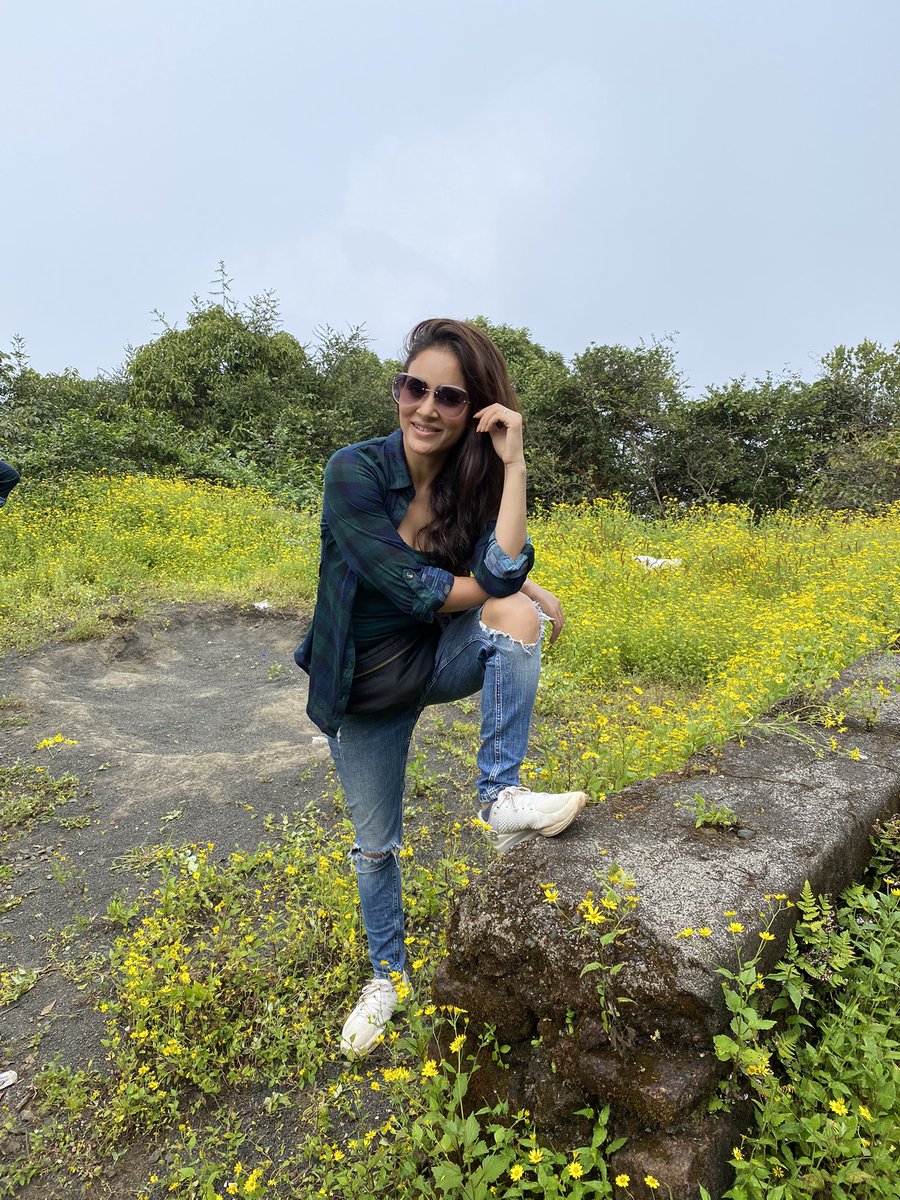 khandurishweta's tweet photo. Let’s nurture the nature so that we can have a better future . 
.
.
.
#environmentday #lovenature #betterfuturegeneration #plantsmakepeoplehappy #shwetaains #shwetains https://t.co/1o5DumK3FH