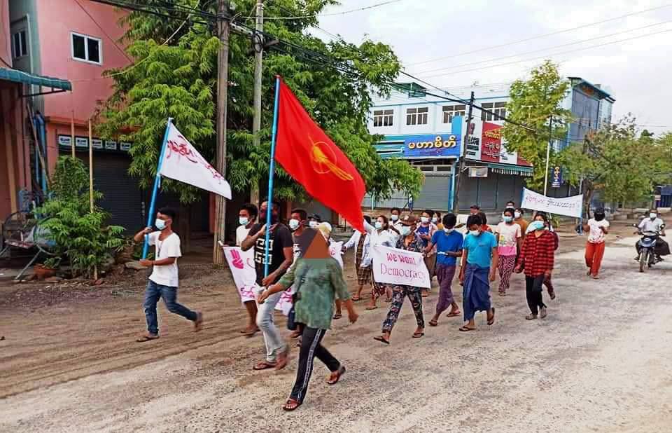 Pakokku’s anti-coup protest was seen marching to oppose military dictatorship this early morning. #LessTalkMoreActionsASEAN #June5Coup #WhatsHappeningInMyanmar