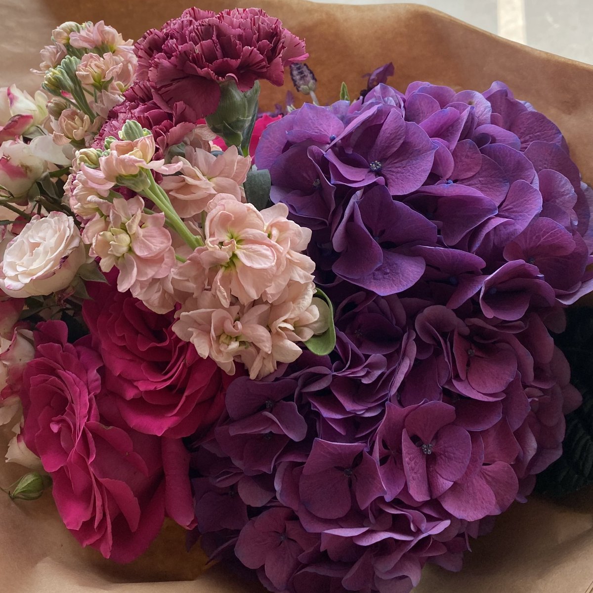 Fifteen of these stunning bouquets being left around London today. Hopefully bringing a little surprise joy to people in Vauxhall, Piccadilly and Ealing. Made with ❤️