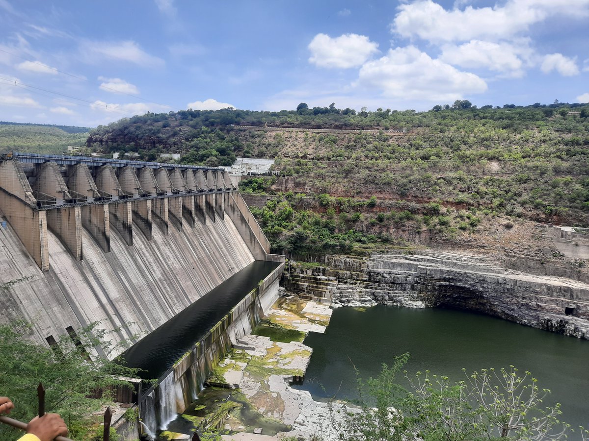 Balkrishnadodd4's tweet photo. Srisailam water reservoir https://t.co/ITSMjS037m