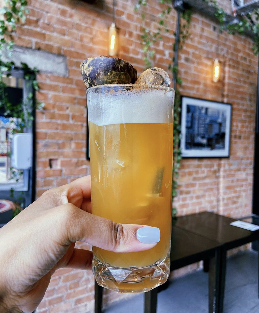 It’s a Hive vibe kinda weekend 😎

Head to <a href="/hivestretford/">thehivestretford</a> for indoor &amp; outdoor dining, ice cold drinks and their Best Of Menu including the most popular dishes of their last four menus. Expect fusion recipes inspired by American, Asian, Mediterranean &amp; African dishes 🙌🏻