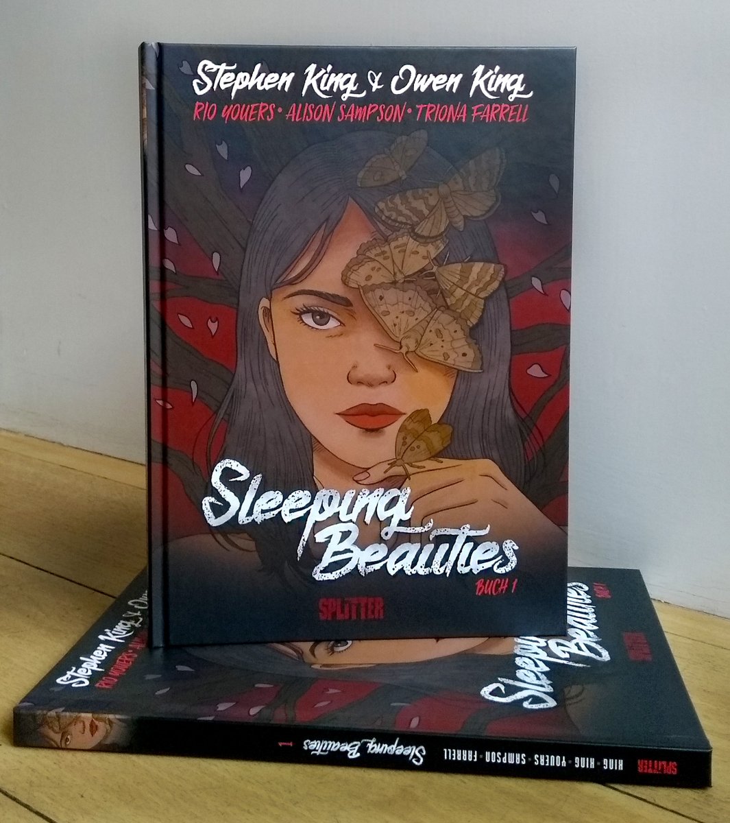 In SLEEPING BEAUTIES kehren #StephenKing & #OwenKing die übelsten Seiten der Menschen nach Außen. #RioYouers und #AlisonSampson haben daraus eine mitreißende #GraphicNovel gemacht. Kennt ihr den Roman schon, und werdet ihr den #Comic lesen?
splitter-verlag.de/sleeping-beaut…