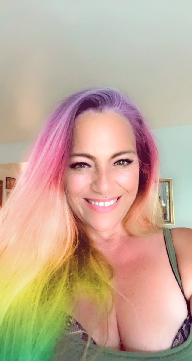 Happy Saturday have a Rocking Weekend 🤘❤️❤️❤️💨💨💨