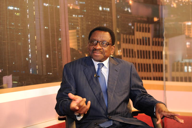 Who would you choose to represent you as your Lawyer. 

𝐑𝐞𝐭𝐰𝐞𝐞𝐭: LSK President Nelson Havi

𝐋𝐢𝐤𝐞: Hon James Orengo