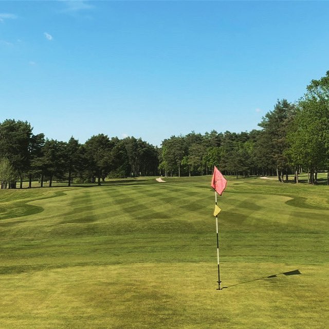 ArmyGC's tweet photo. Blu skies are back and normal play resumes at the #ArmyGC ☀️⛳️ #Blueskies #summertime #Golflife #golfcourse https://t.co/WuLHRvPGFR