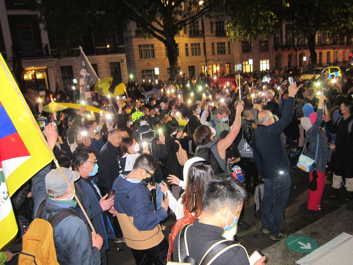shaojiang's tweet photo. London marks 32nd anniversary of June 4th massacre 倫敦集会纪念 #六四32 周年 #TAM32 #89June432 #TiananmenMassacre #TiananmenMothers #june4th #64truth #八九六四 #北京大屠杀 #天安門大屠殺 #六四32 #香港
Solidarity with #HongKong #Tibet #Uyghurs https://t.co/FQ2zTBQ1cI