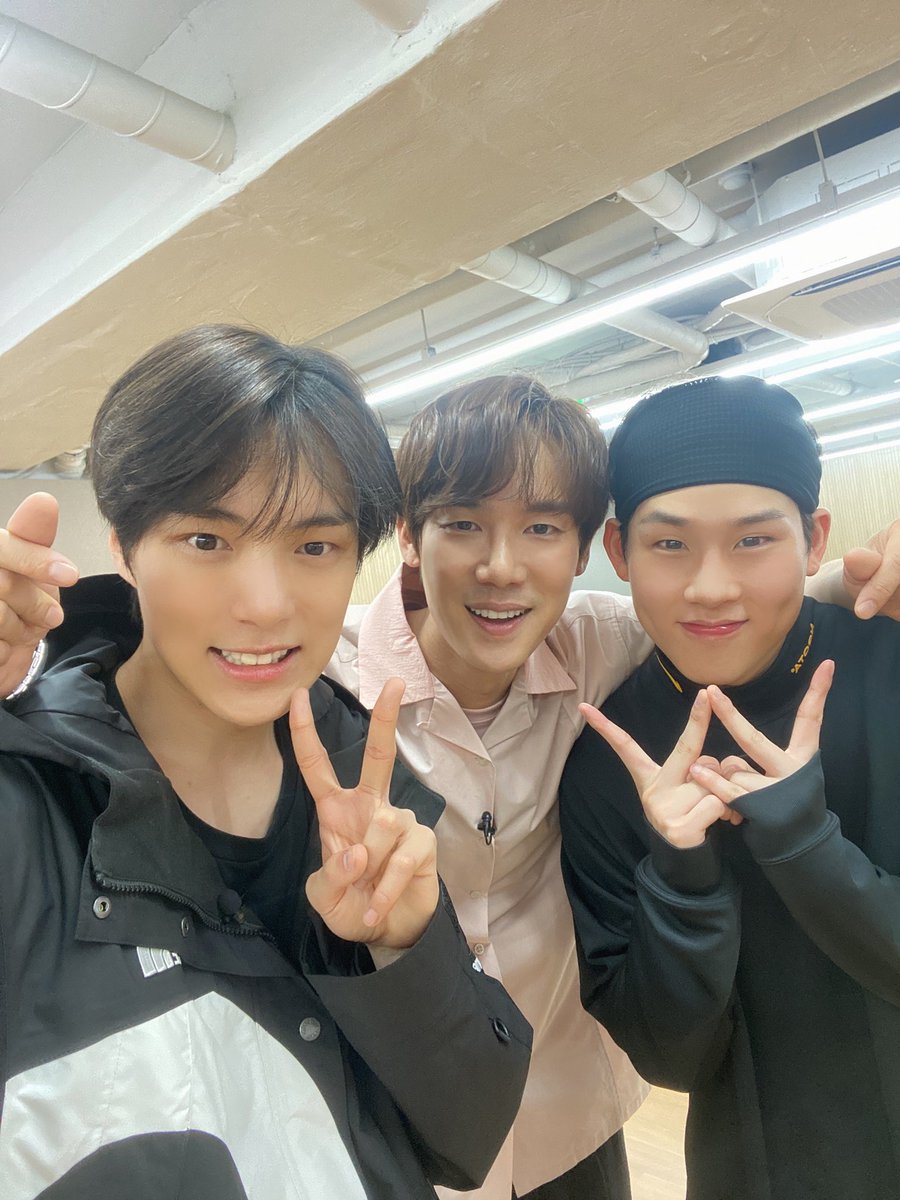 LatamMonbebe's tweet photo. [#MONSTAX] 
 ''Ha llegado una foto con el actor #yooyeonseok 💌

Estábamos felices de estar con el actor Yoo Yeon-seok.
 '#GAMBLERchallenge'
 Gracias por el entusiasmo  🥰
#weekendDriver ❤️ https://t.co/JivTXEII10

Trad.Esp @LatamMonbebe
Lucianam