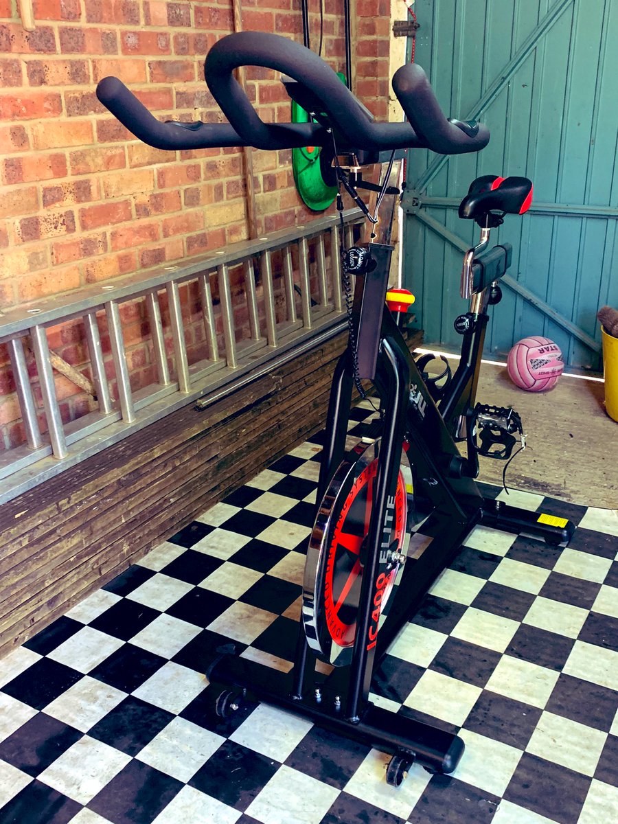 juice240888's tweet image. Let’s go #peleton ❤️(I’m going to finish tidying the garage!!) 😎