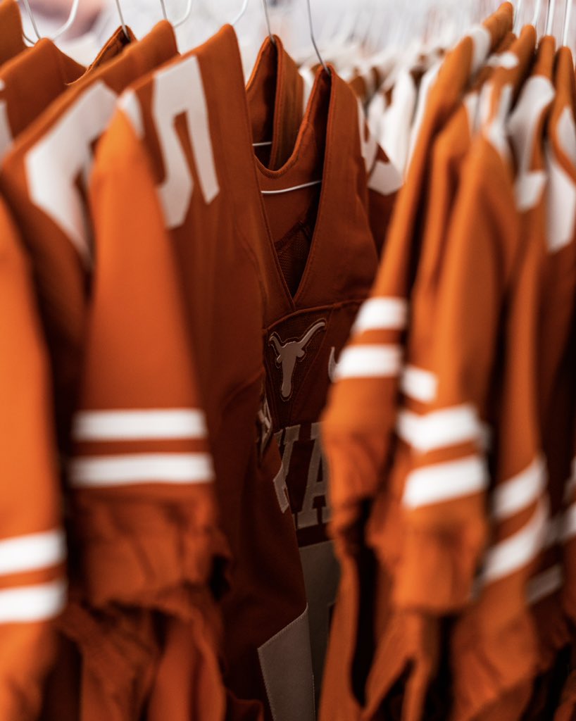 realrankinwhite's tweet photo. The best uniforms in college football.

#HookEm 🤘 https://t.co/0foLNgC8sm