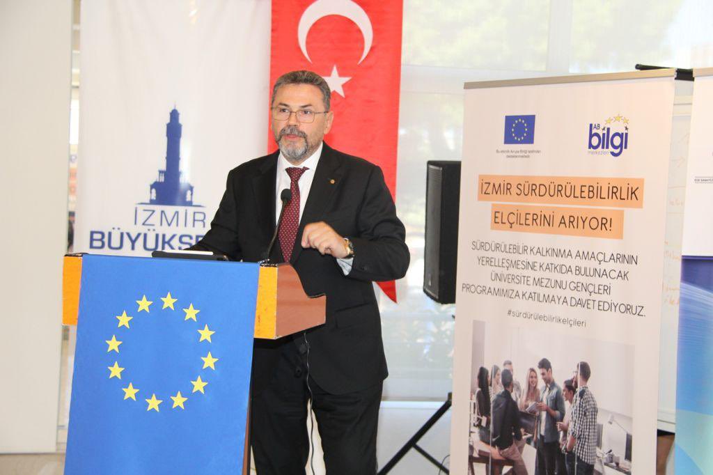 abbmizmir's tweet photo. ESİAD İzmir AB Bilgi Merkezi, Avrupa Birliği Türkiye Delegasyonu ve İzmir Sürdürülebilir Kentsel Gelişim Ağı tarafından İzmir Büyükşehir Belediyesi, SÜGEP ve SDSN Türkiye iş birliğinde düzenlenen Sürdürülebilirlik Elçileri Eğitim Programlarının ilki bugün başladı. https://t.co/3yy1PBJKim