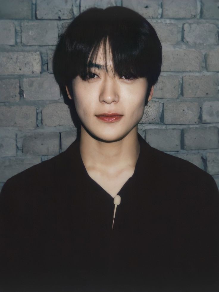 Travis Jung, new account but not new to rp, like and rt to be moots and for possible dm. Come on let's be friends 😘