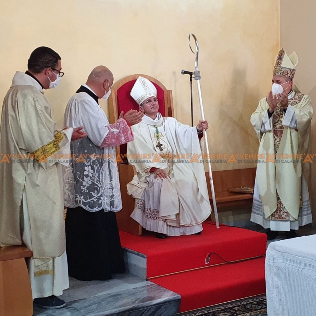 Monsignor Fortunato Morrone è vescovo: «Esercitiamoci a volerci bene. Questo è il Vangelo» [FOTOGALLERY] 👉 Per leggere la cronaca dell'ordinazione, segui il link: avveniredicalabria.it/monsignor-fort… #morrone #diocesi #reggiobova #chiesaincalabria #emozioni