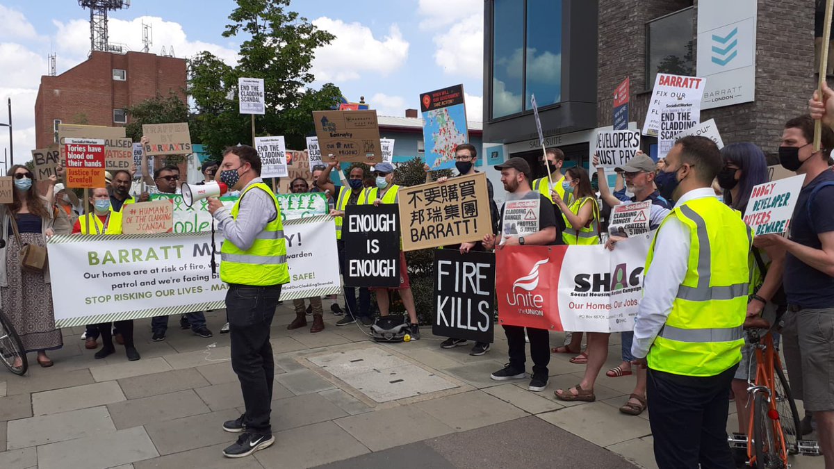 homes4alluk's tweet photo. Barratts must pay at Upton Gardens #Newham East London 

#EnoughIsEnough
#DevelopersMustPay
#MakeDevelopersPay
#EndOurCladdingScandal
#BuildingSafetyCrisis
#NotJustCladding https://t.co/GCBT8qmcJS