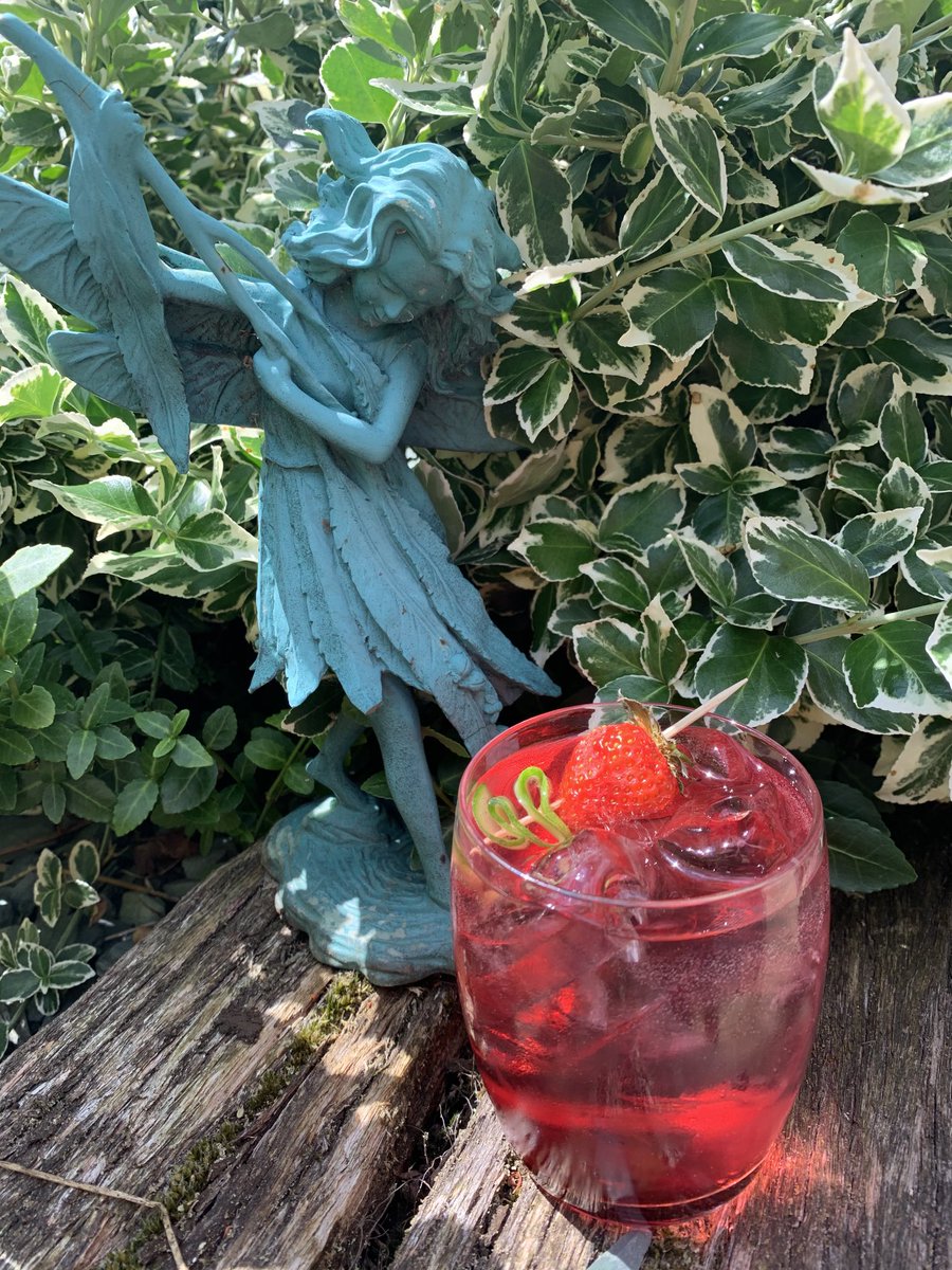 whooops a blooming buttercup ⁦<a href="/craftginclub/">craftginclub</a>⁩