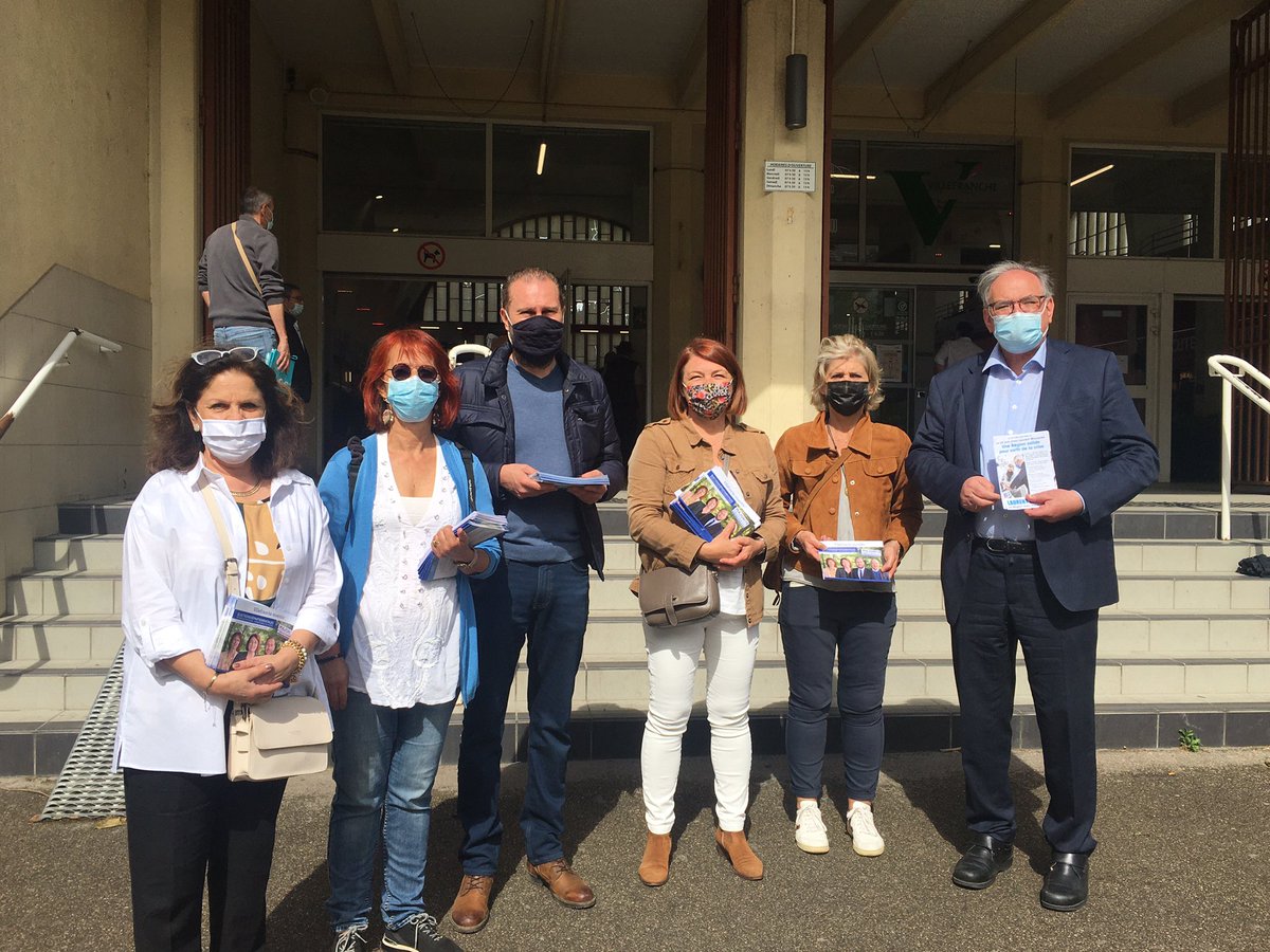 berthouxb's tweet photo. En campagne à Villefranche #Elections2021 #departementales2021 #rhone https://t.co/YklYlZy6K8