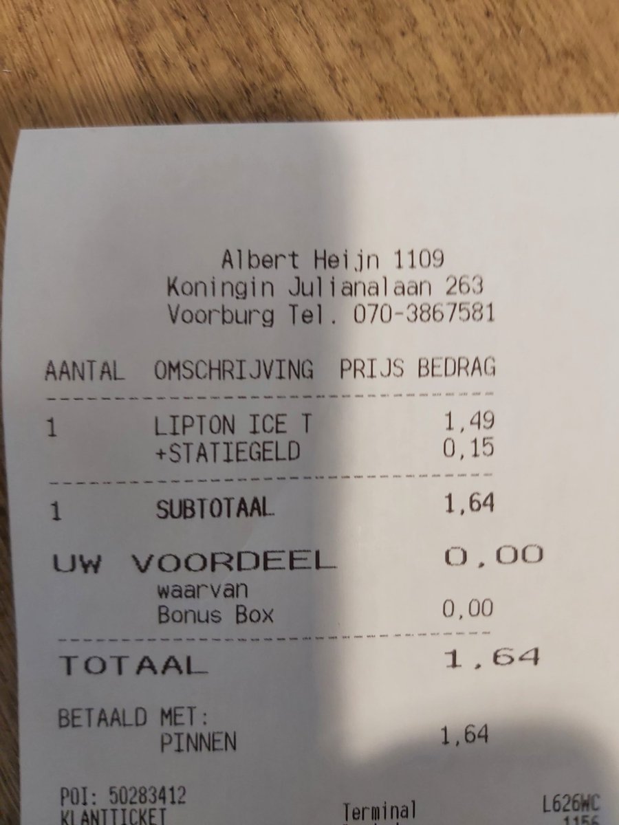 Arjan Vermeulen (@arjanvermeulen1) on Twitter photo Yes! Yes! Yes! 🥳 🥳 🥳
Nog nooit zo blij geweest met een #impulsaankoop.
#Statiegeld op kleine plastic flesjes in Nederland is een feit.
Zojuist mijn eerste plastic flesje in de <a href="/albertheijn/">Albert Heijn</a> in Voorburg gekocht.
Zegt het voort!
En dat ook nog eens op #WereldMilieuDag Yes! Yes! Yes! 🥳 🥳 🥳
Nog nooit zo blij geweest met een #impulsaankoop.
#Statiegeld op kleine plastic flesjes in Nederland is een feit.
Zojuist mijn eerste plastic flesje in de <a href="/albertheijn/">Albert Heijn</a> in Voorburg gekocht.
Zegt het voort!
En dat ook nog eens op #WereldMilieuDag