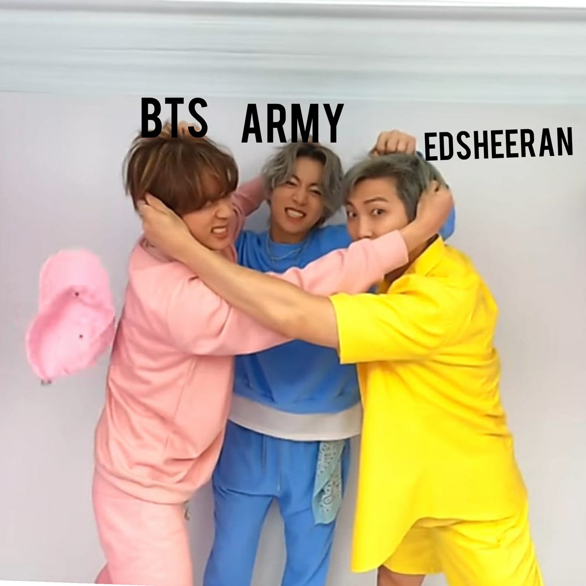 The whole TL right now😭😭
#EdsheeranIsTheBoyOfArmy 
#OurBoyEdSheeran