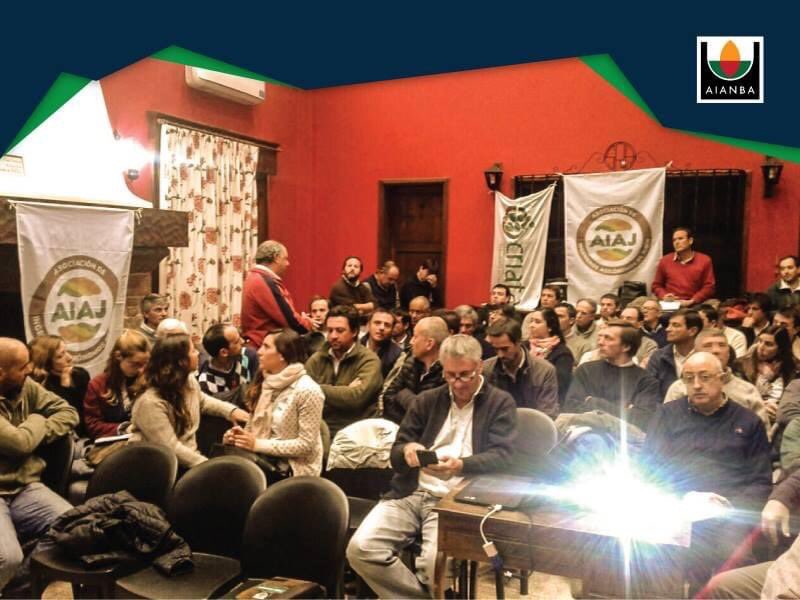 CiafbaCentro's tweet photo. Hace 4 años, dabamos el paso a la creacion del #CIAFBA, con lo que se llamo #raiaba
30 Asociaciones, + de 100 colegas, que representaban a mas de 90 partidos de la Provincia de Bs As.

Desde la #RegionCentro del #Ciafba , recordamos ese #HIto.
#ElGritoDeAzul
#AsambleaAzul
#CIAFBA https://t.co/FPmzKE8uAc