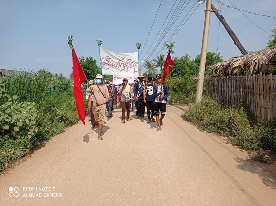 Sagaing Region: Thousands of people from Northen Salingyi and Eastern Yinmabin villages  took part in Anti-regime protest movement today, in defiance to Military dictatorship. #WhatsHappeningInMyanmar #June5Coup