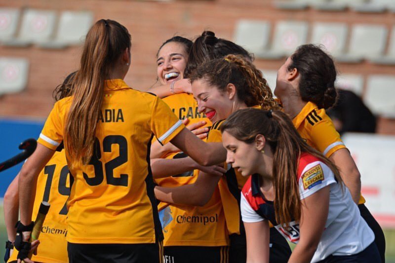 HOCKEY.

Aquest cap de setmana els nostres equips juvenils juguen la tornada de les finals a casa!

Avui a les 6, Atlètic Juvenil Femení contra el Junior

Demà a les 12:30, Atlètic Juvenil Masculí també contra el Junior.

Som-hi! 💛🖤

📷 <a href="/jordigesti/">Jordi</a>