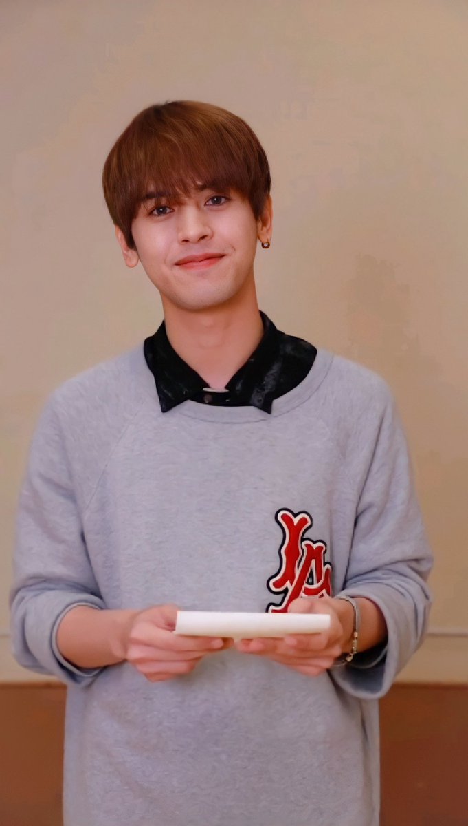 Sunchip17's tweet photo. Toma masuk final debut peringkat 18 dari total 20 peserta yg lolos. Episod terakhir tayang minggu depan. Aku harap Toma bisa debut di Jepang. Mohon bantuannya untuk dukung temen kita Toma 🙏
#NakamuraToma #仲村冬馬 https://t.co/BnUtgwRwF2