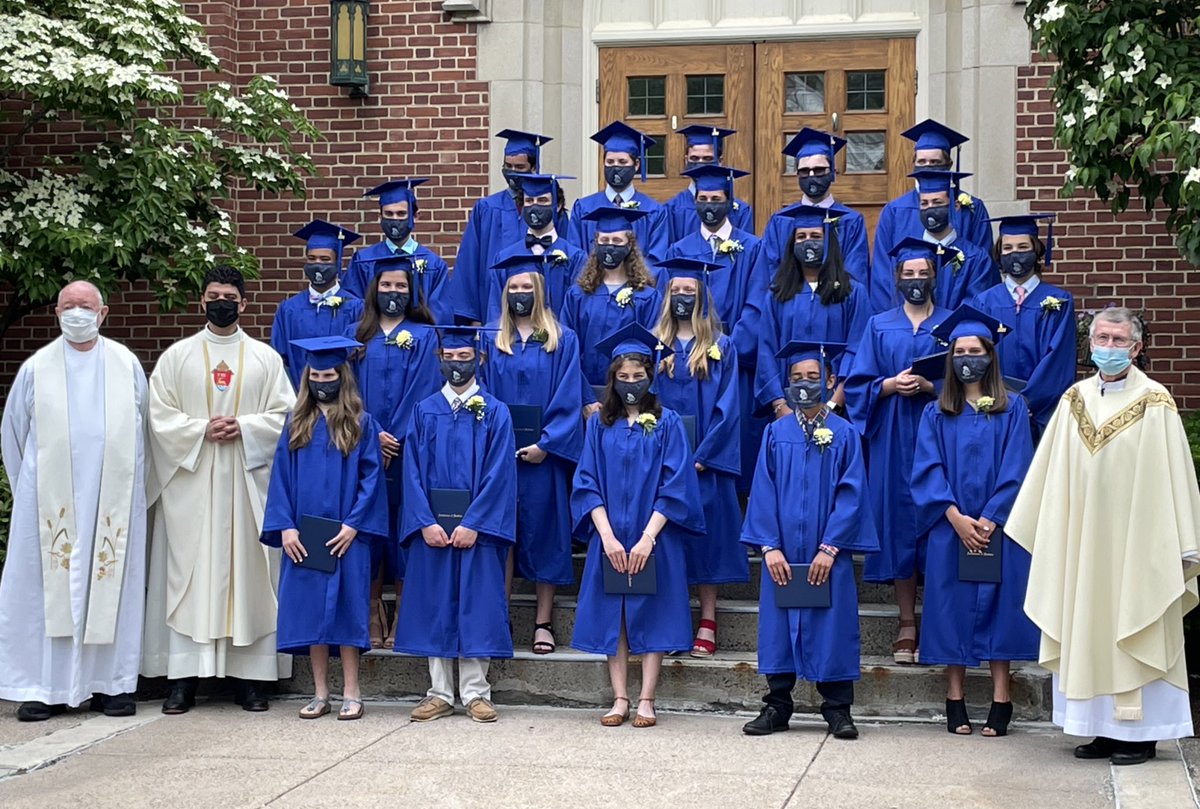 St. Mary’s Simsbury congratulates the class of 2021! You did it and we are proud of you! #uKNIGHTed