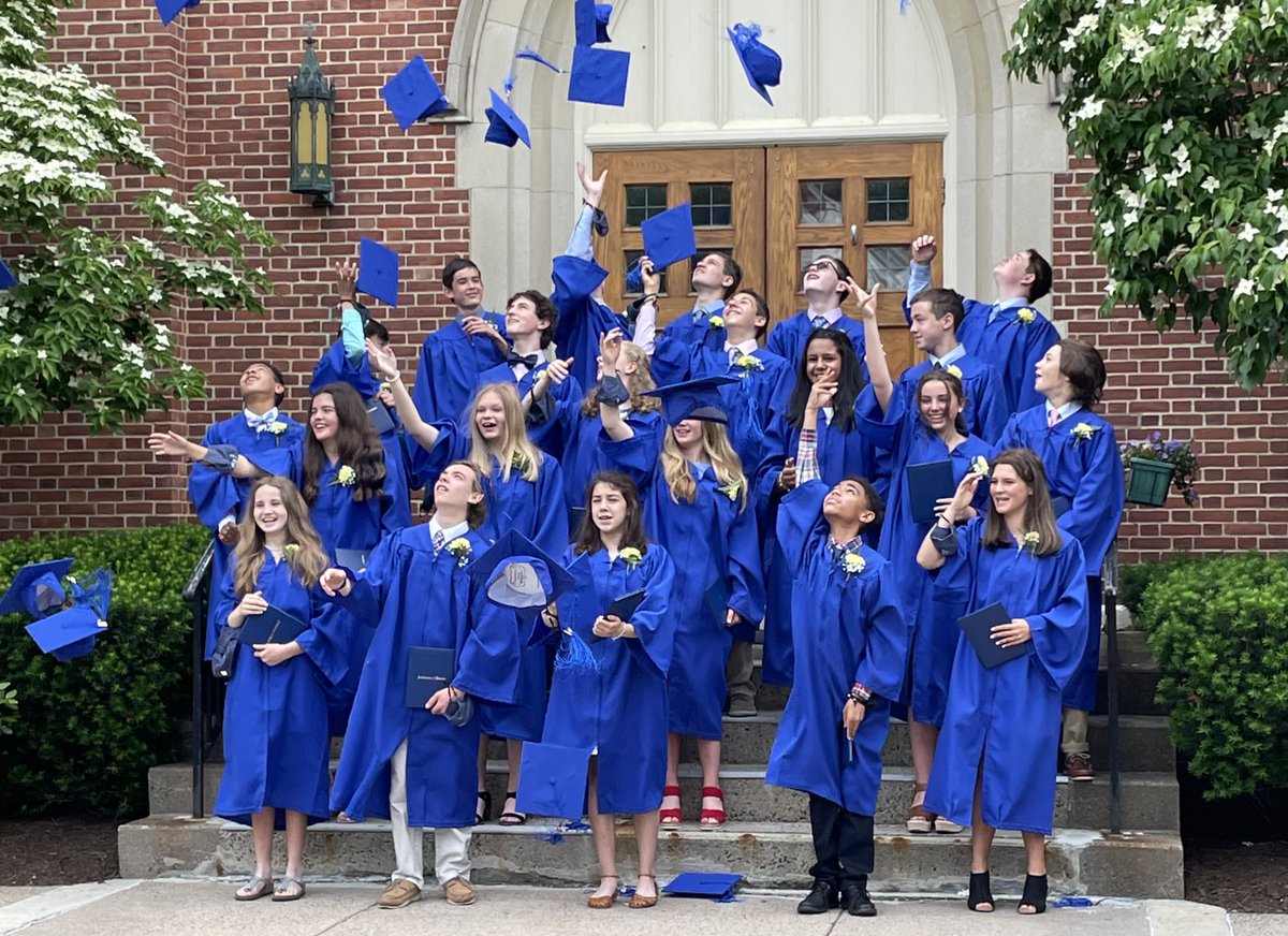 MWilliamson320's tweet photo. St. Mary’s Simsbury congratulates the class of 2021! You did it and we are proud of you! #uKNIGHTed https://t.co/LM9ErKuekS
